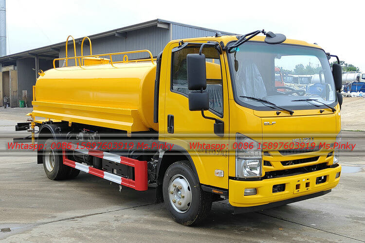 تكوين شاحنة رش المياه متعددة الوظائف موقع البناء الغبار شاحنة الصور الشركة المصنعة لشاحنة الرش على نطاق واسع